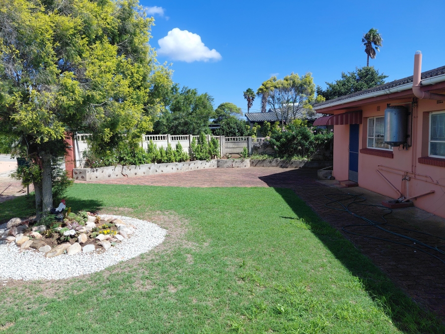 4 Bedroom Property for Sale in Bothasrus Eastern Cape